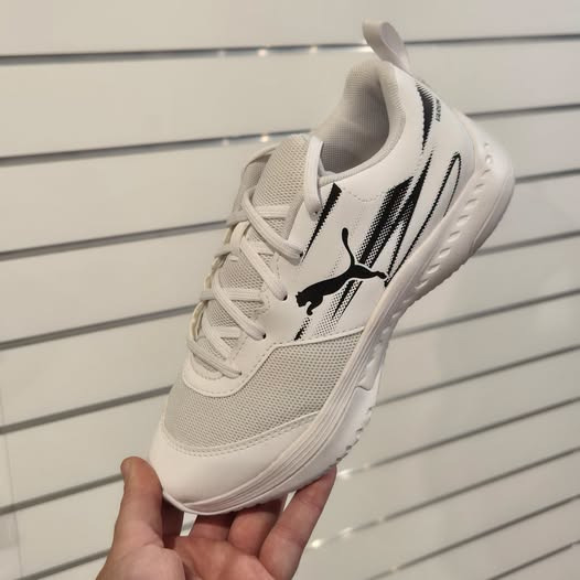 Sportigan Farsø sælger Puma Varion ll håndboldsko junior til 240 kr.