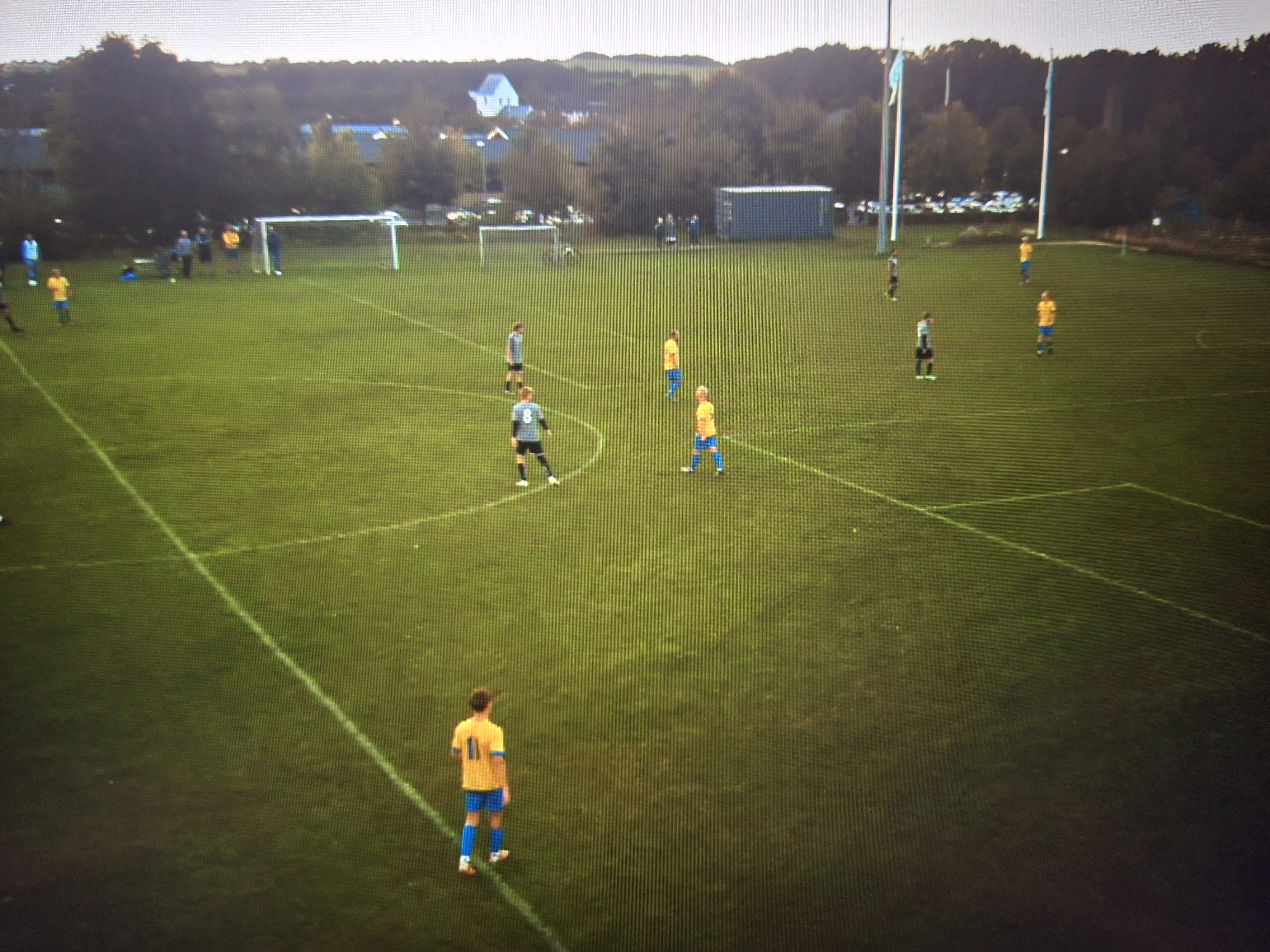 To vidt forskellige halvlege: SMIFF bukker under for Dronningborg B