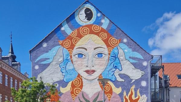 Lemvig fejrer nyt gavlmaleri og studenter i fælles fest den 27. juni