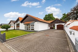 Nyhed fra Estate Herning-Ikast: Velholdt villa på Falkevej 28 i Herning til salg for 2.795.000 kr.