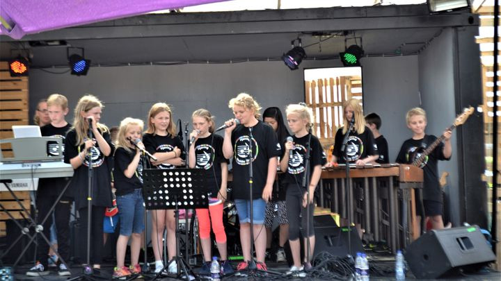 Flere end 1000 børn fra Hjørring synger for fred og frihed