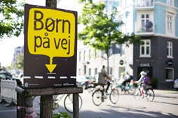 Pas på de nye og usikre trafikanter ved skolerne