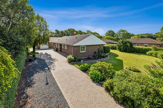 Bakkegårdsvej 41 og 2 andre boliger er kommet til salg denne uge i Farsø - se boligerne her.