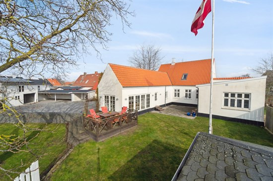 Pris sat ned med 205.000 kr. på Åkirkebyvej 106