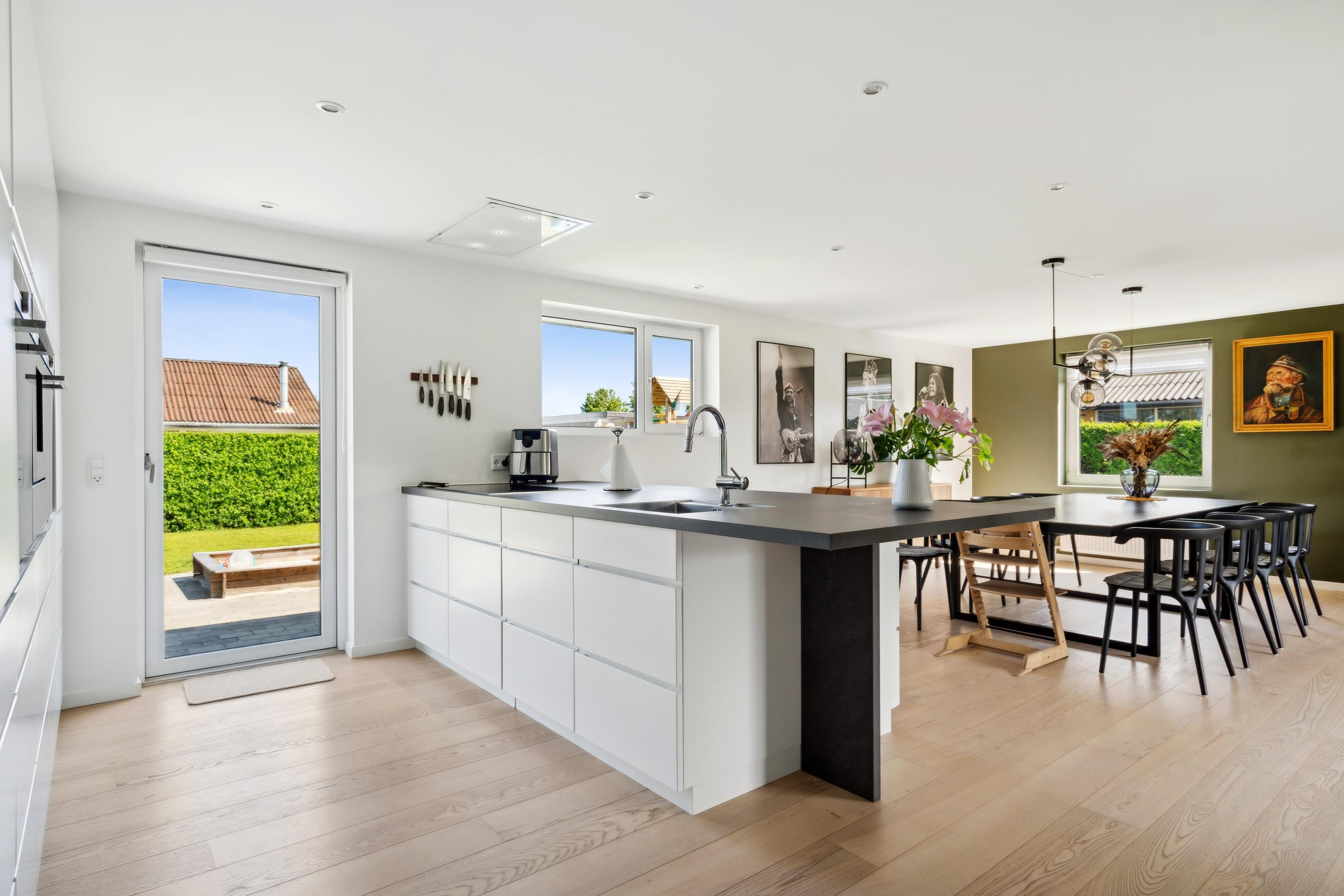 Til salg hos Mæglerhuset Sæby: Renoveret villa på rolig villavej i Vestbyen