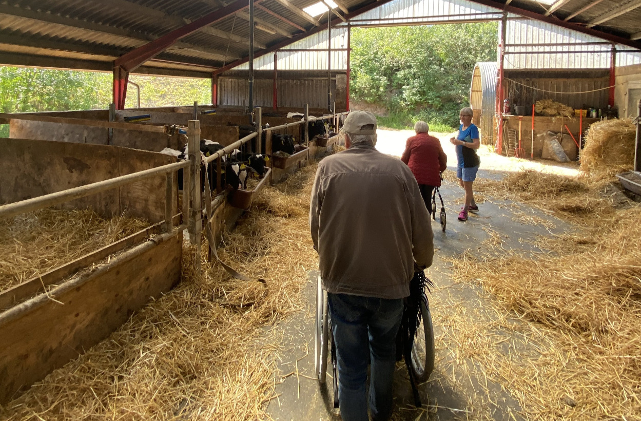 Bondegårdsbesøg vakte nostalgi for plejehjemsbeboere