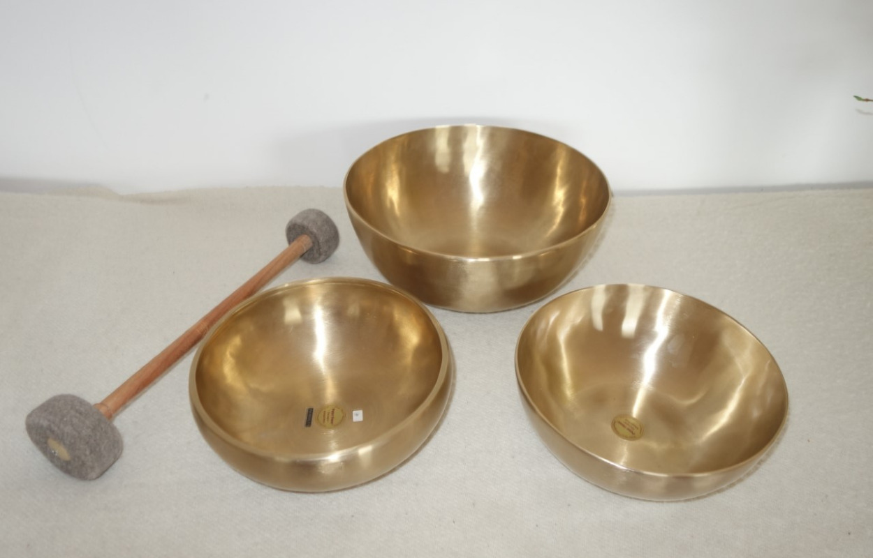 NYT hos Hypnoseterapi v/Thara C. Fogh - Klangmassage.