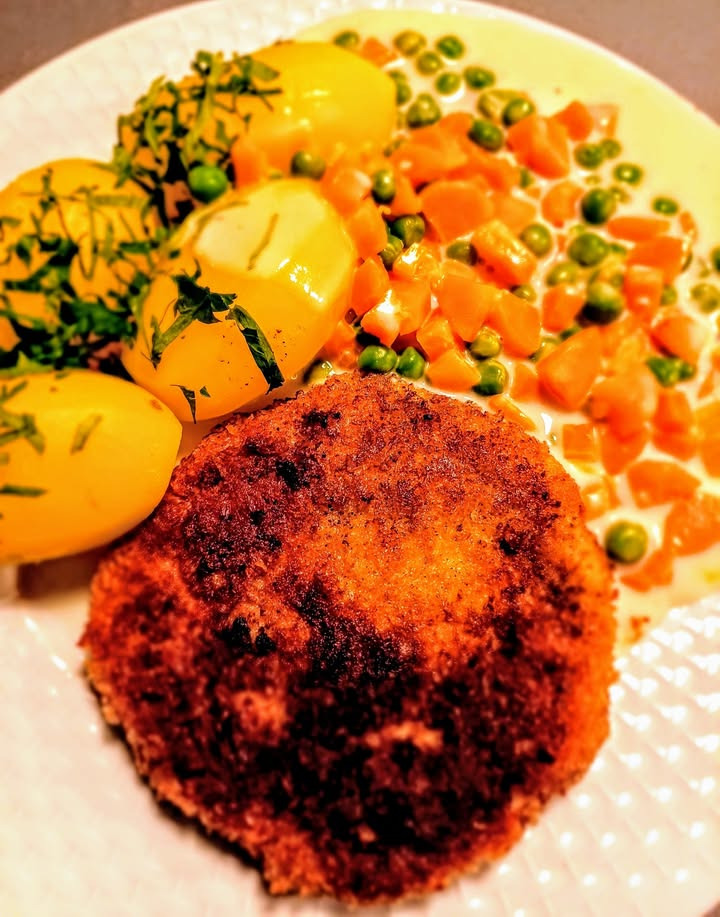 Njordkøkken tilbyder smørstegt karbonade med stuvet garniture til afhentning på tirsdag