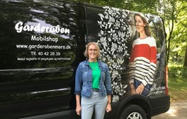 Garderoben Mobilshop: Tøjbutikken, der kommer til dig