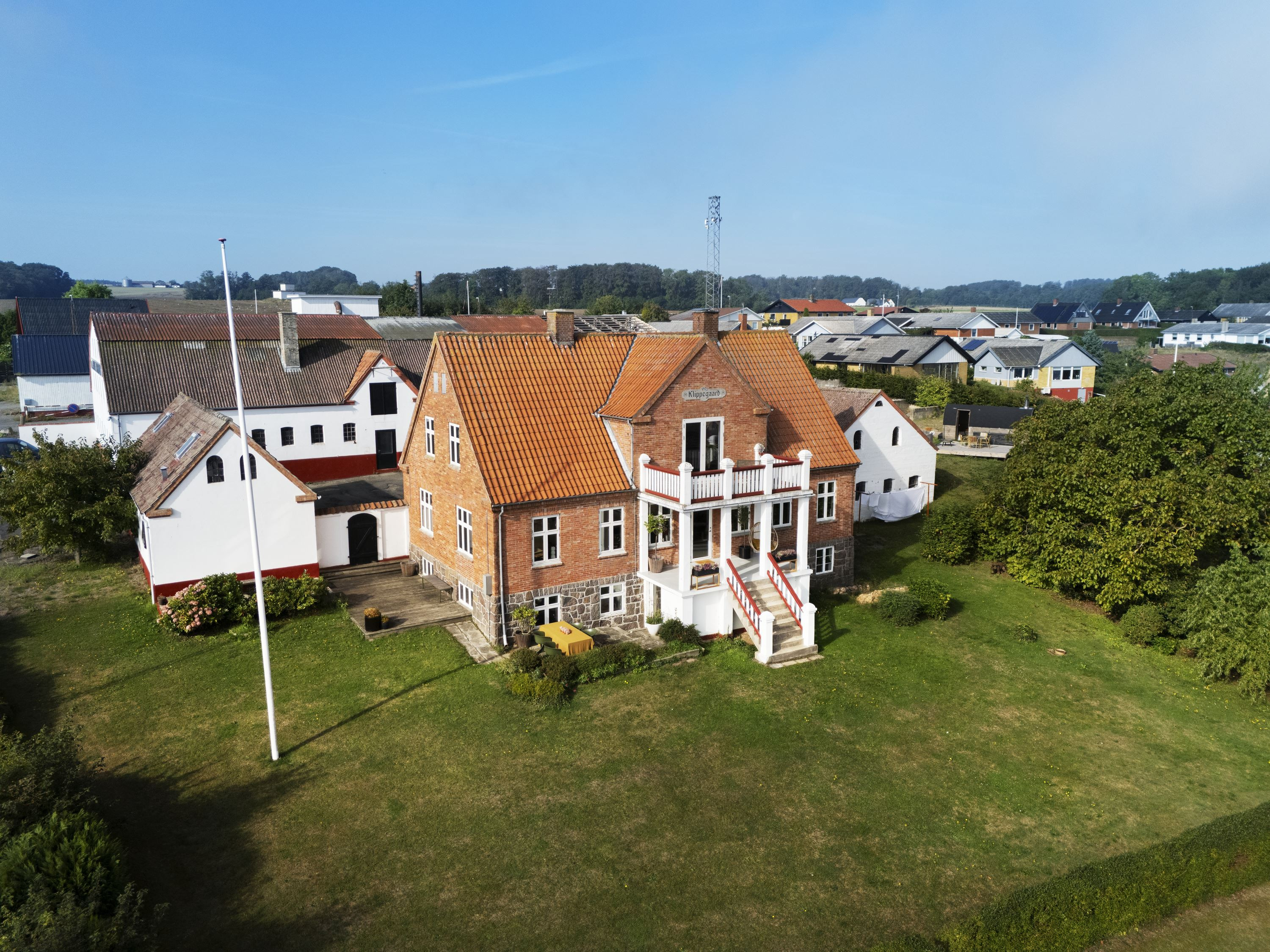 Er Indenmarken 24, Aarsdale i Svaneke drømmehjemmet? Se de dyreste boliger til salg nu for op til 5,8  mio. kroner