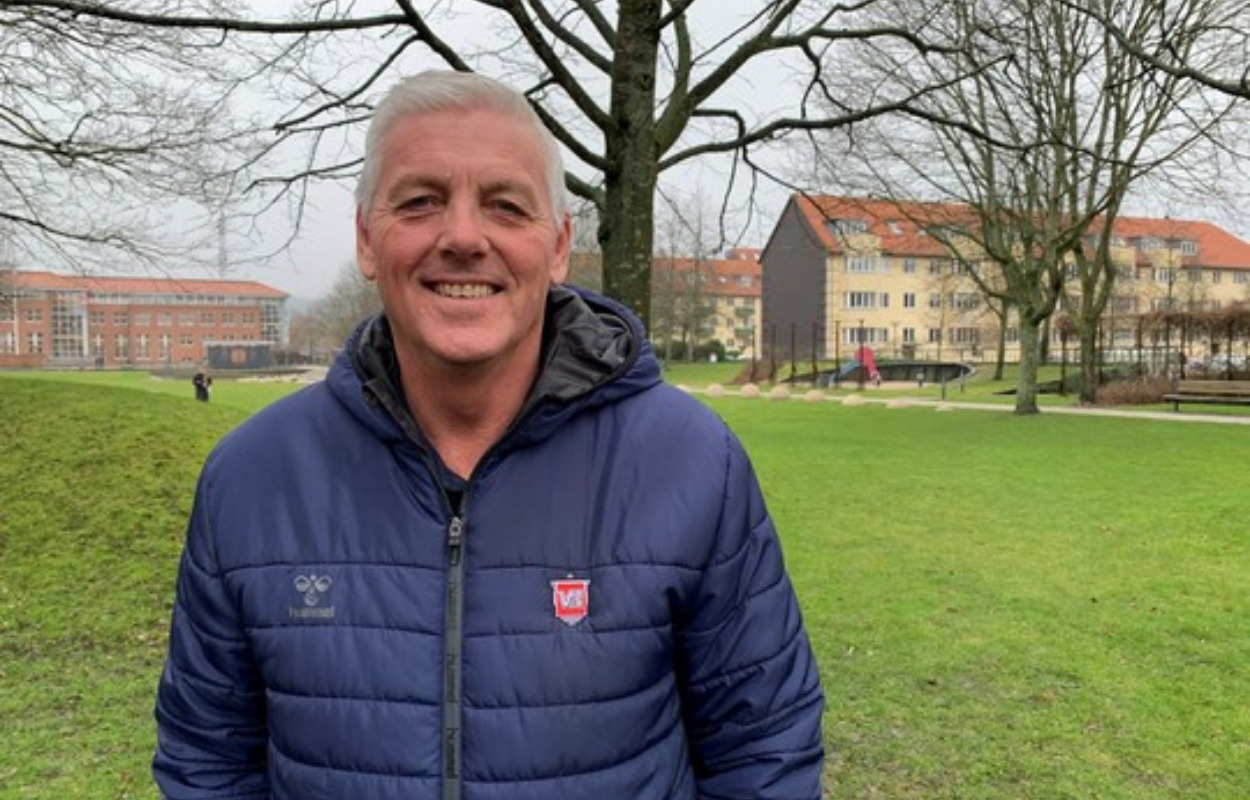 Torben hjælper børn i gang med en fritidsaktivitet