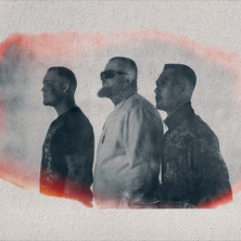 Ude Af Kontrol bringer deres energiske show til Aalborg