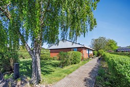 Familievilla i Langholt sat ned til 1.345.000 kr.