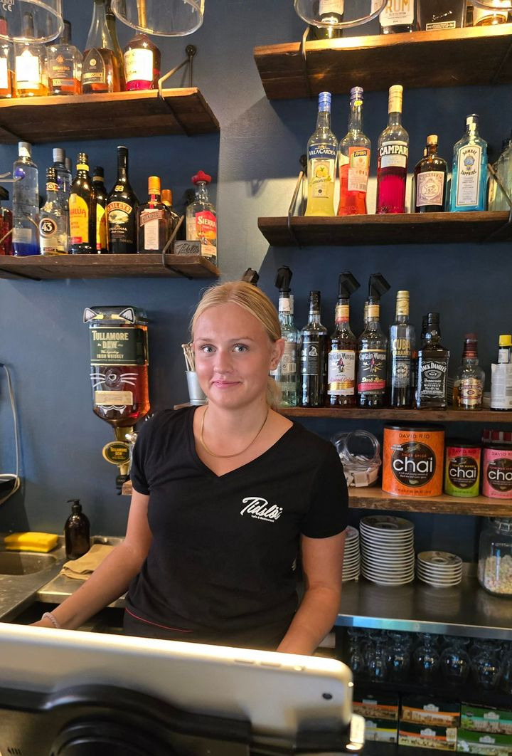 Café Tidslös byder velkommen til praktikant fra 9. klasse denne uge