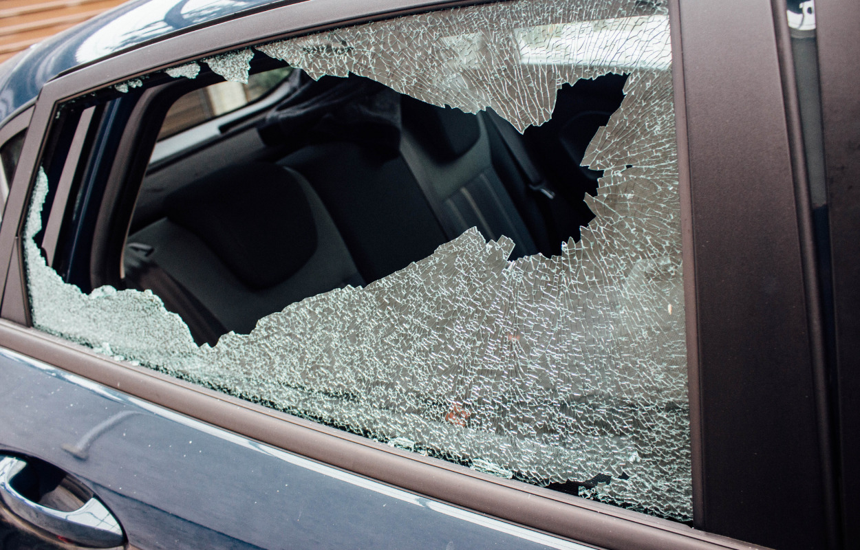 Vidner til hærværk mod biler søges i Kjellerup