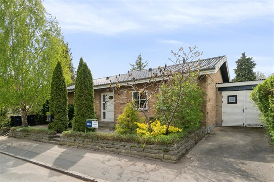 Til salg hos RealMæglerne Næstved by Bülow ApS: Indbydende villa i det attraktive Digterkvarter