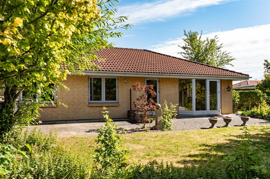 Perlevej 17 og 1 anden boliger er kommet til salg denne uge i Ølstykke - se boligerne her.