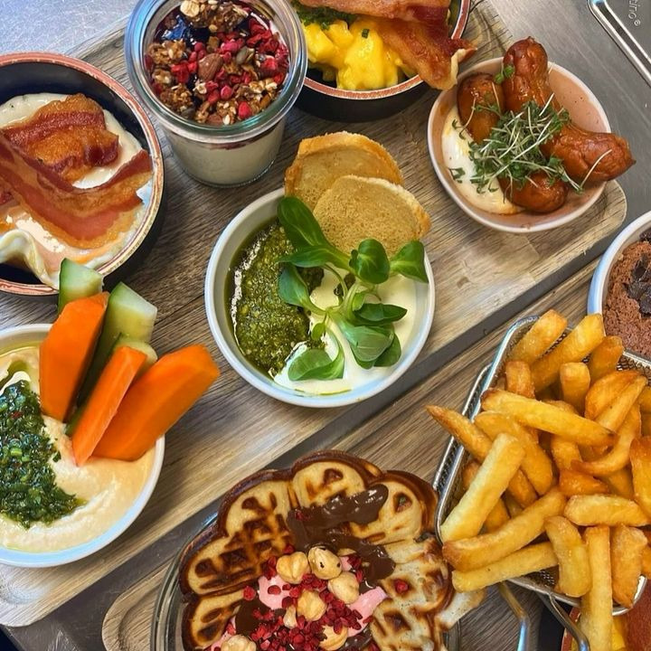 Efterårsferien hos Café Bryggen: Byens bedste brunch med mere end 15 retter