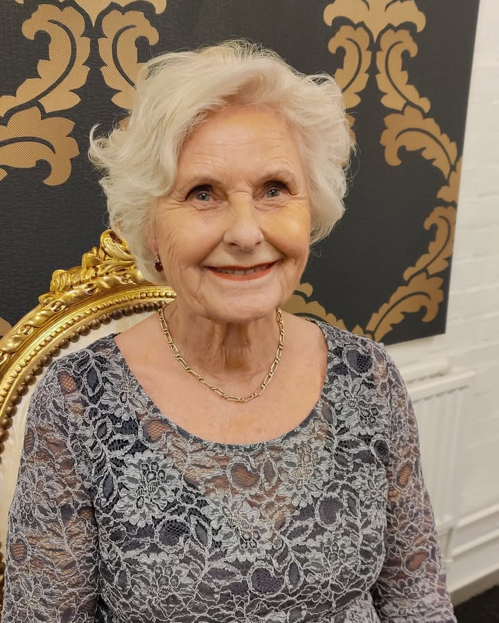 Smykkedesigner Helga Winther opfylder 30 år gammelt smykkeønske for Kirsten