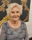 Smykkedesigner Helga Winther opfylder 30 år gammelt smykkeønske for Kirsten