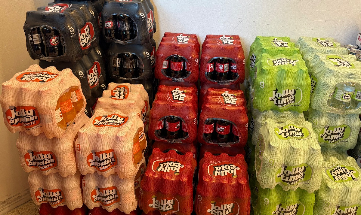 Meny Hobro tilbyder Jolly sodavand 9-pak til skarp pris