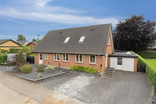 Top 6 over dyreste boliger til salg i Bording. Priser op til 4.550.000 kr