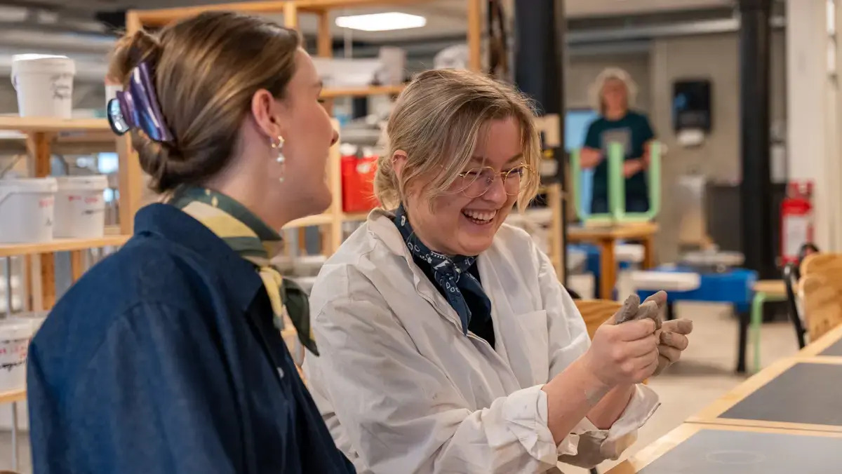 Fokus Folkeoplysning tilbyder kreative kurser og workshops som analogt pusterum