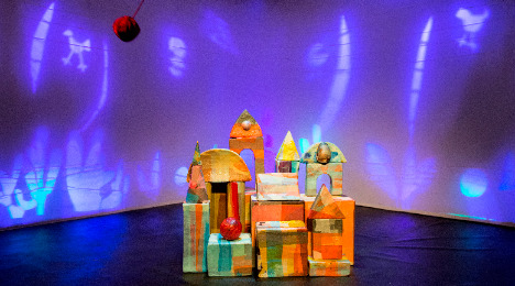 Oplev den magiske forestilling "Kat · Fugl · Fisk" i Ringkøbing