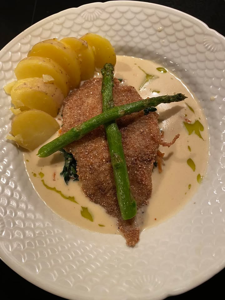 Hanstholm Auction Buyer frister med skægtorsk og hvidvinssauce som dagens ret