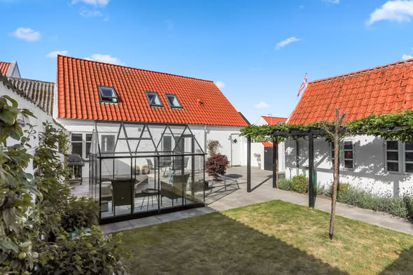 Mæglerhuset præsenterer charmerende villa i hjertet af Nibe