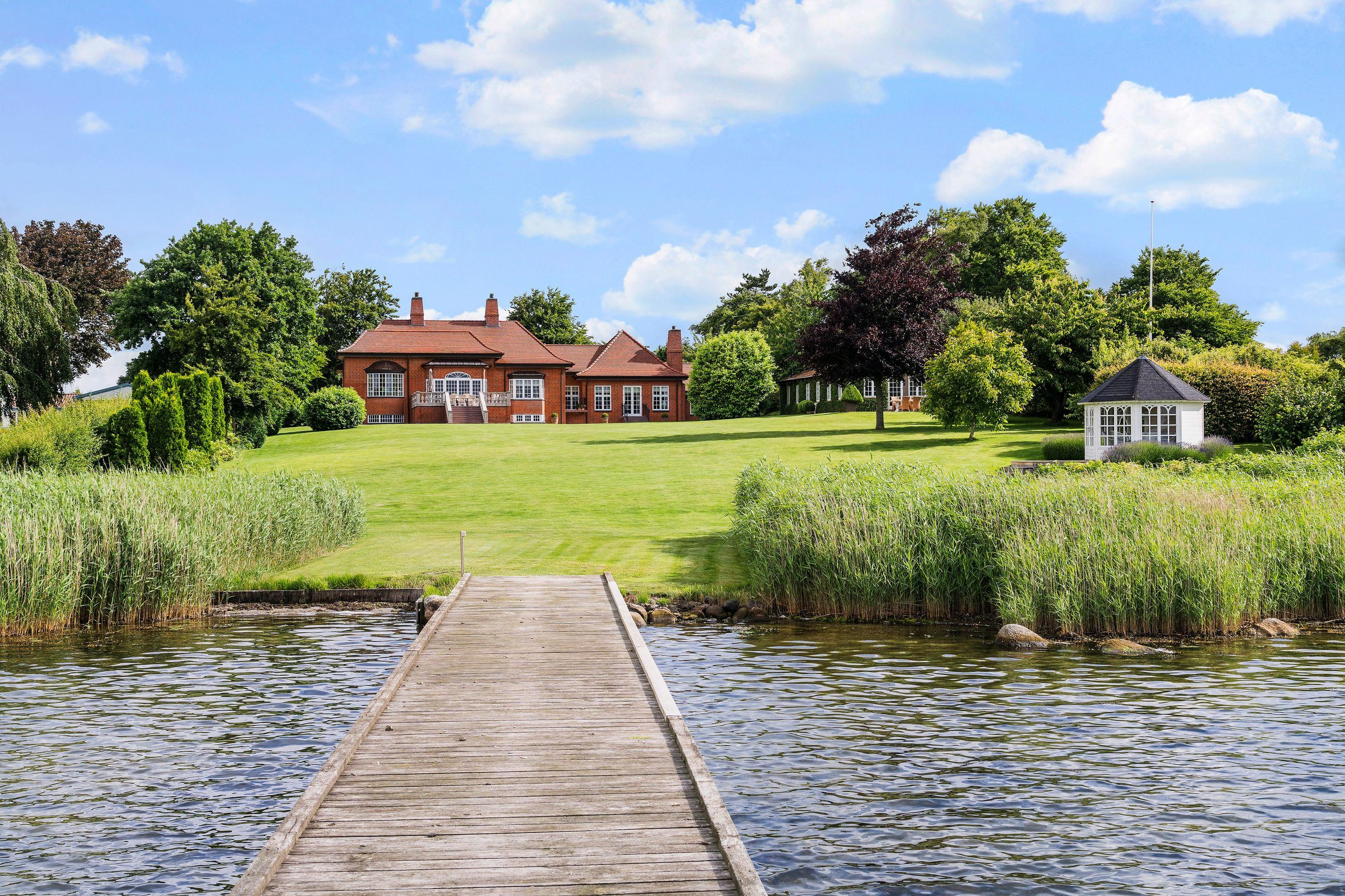 Hans Schacksvej 413 til salg for 28,5  mio. kroner - Se 5 andre boliger til salg i Kerteminde