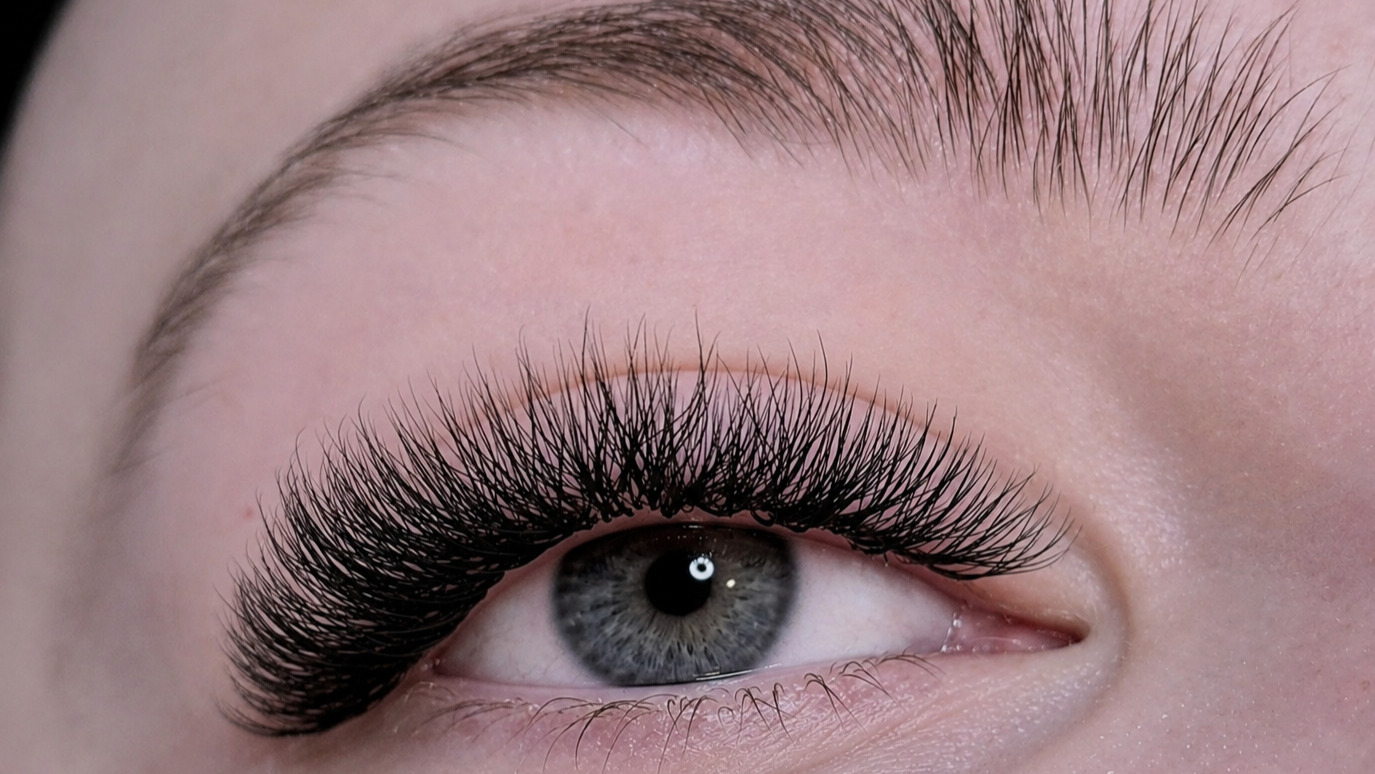 Flotte bryn og vipper: Bangs Beauty lokker med gode tilbud på behandlinger og produkter