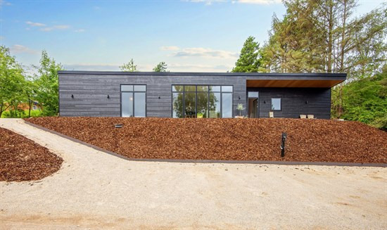 Skovbrynet 2 og 9 andre boliger er kommet til salg denne uge i Ebeltoft - se boligerne her.