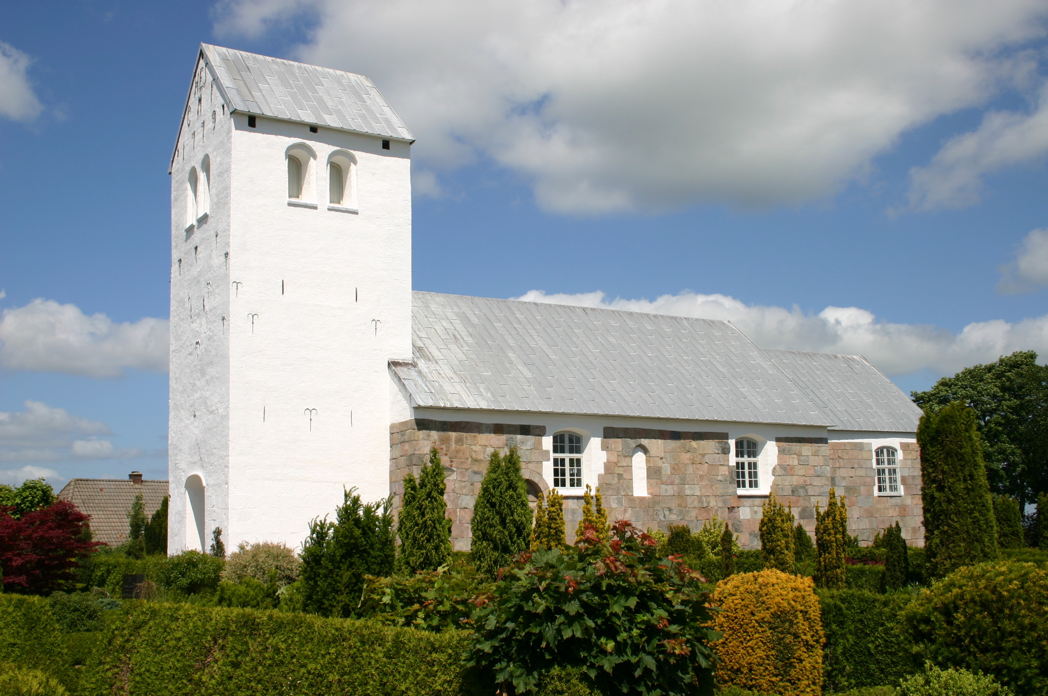 Markering af 80-året for Danmarks befrielse i Almind