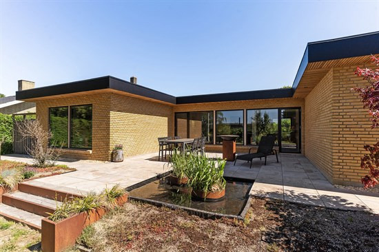 Til salg hos danbolig Randers: Veldisponeret og yderst moderne 1-plans villa