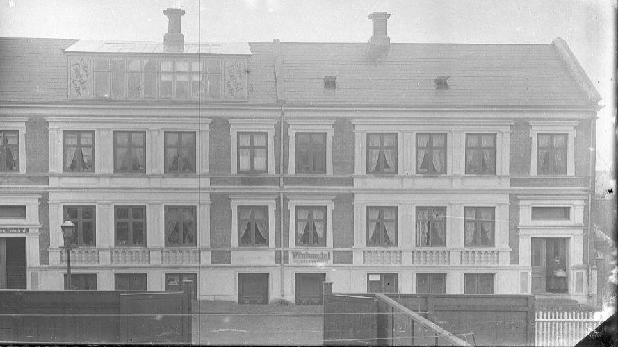 11.000 historiske portrætter fra Holstebro nu online – arkivet beder om hjælp til at identificere byens ansigter