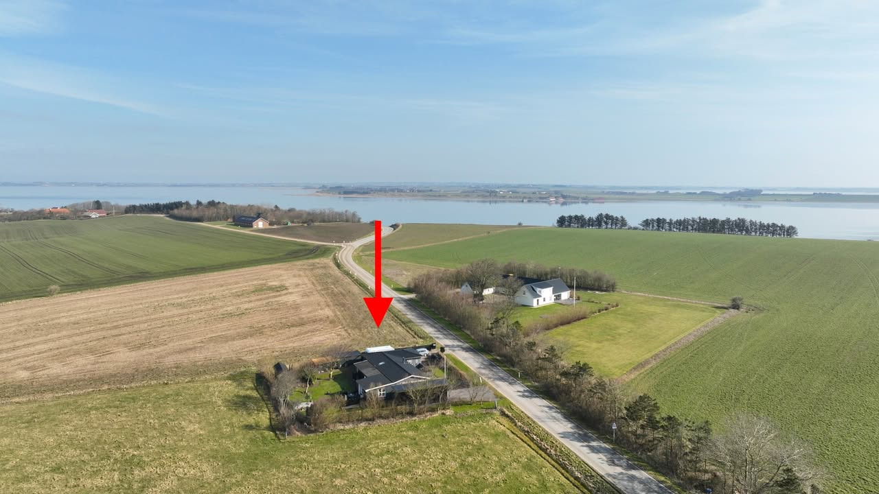 EDC Hurup Thy præsenterer hyggelig villa med udsigt til marker og fjord