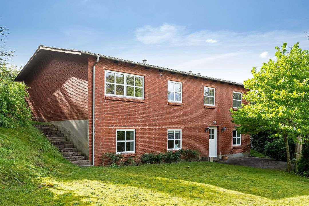 RealMæglerne Middelfart præsenterer: Mosevænget 18 i Strib - skøn bolig med perfekt beliggenhed