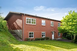 RealMæglerne Middelfart præsenterer: Mosevænget 18 i Strib - skøn bolig med perfekt beliggenhed