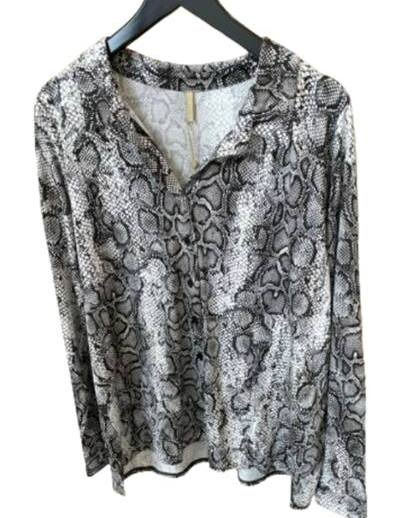 Klarissa & Nora: Gør et kup på Gia-skjorten fra Ofelia til kun 149,95 kr.