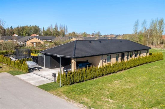 Kvædevænget 75 og 9 andre boliger er kommet til salg denne uge i Næstved - se boligerne her.