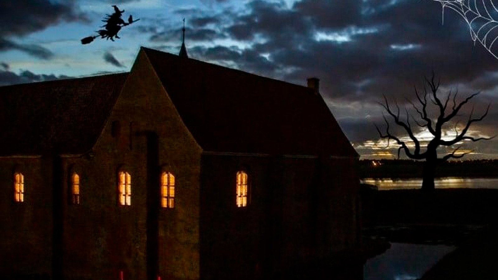 Oplev en mindre uhyggelig spøgelsestur for børn på Spøttrup Borg