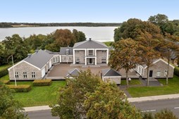 Til salg hos & LIVING Midt & Vestjylland: SUBLIM BELIGGENHED