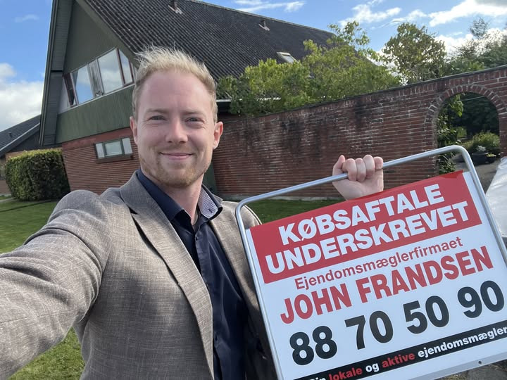 John Frandsen Ikast lukker fremvisninger på Vibevej 18 efter ny købsaftale
