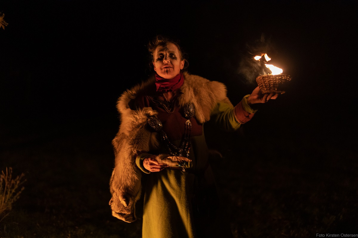 En aften i mørket: Oplev vikingernes dødsriger på Bork Vikingehavn