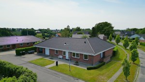 Charmerende og opdateret villa ved Møllesø i Klokkerholm til salg