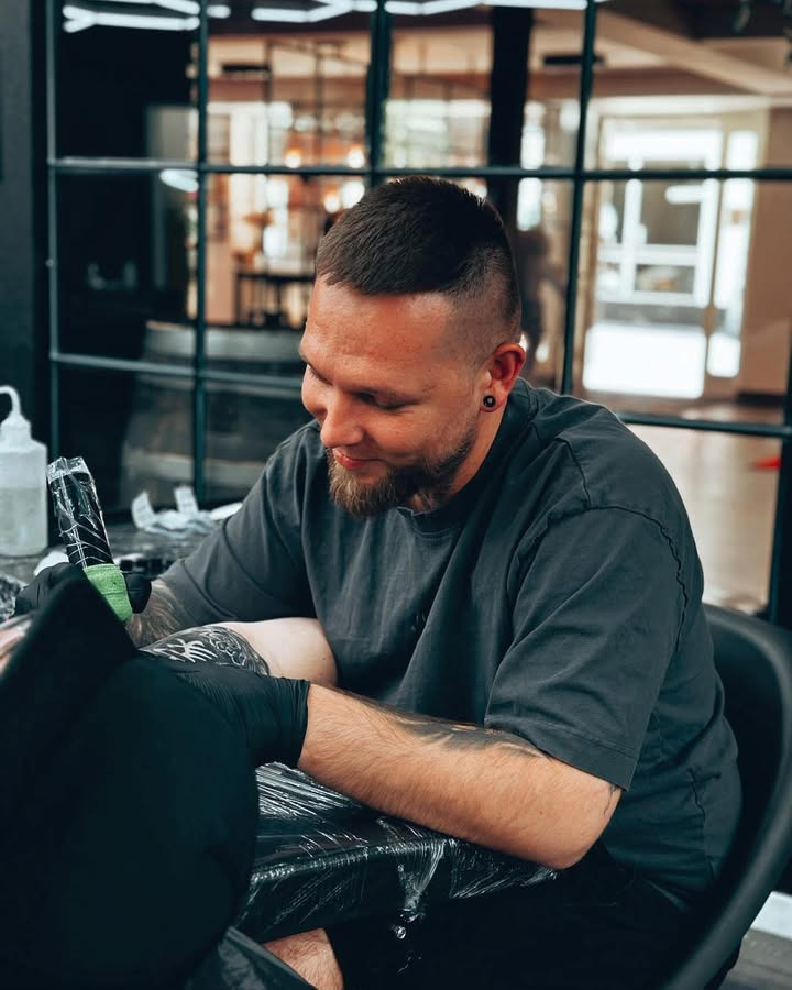 Mr. & Mrs. Tattoo tilbyder tid hos Black & Grey-mester Hajru i december