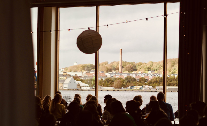 Uhyggelig fyraften i Bar Utzon