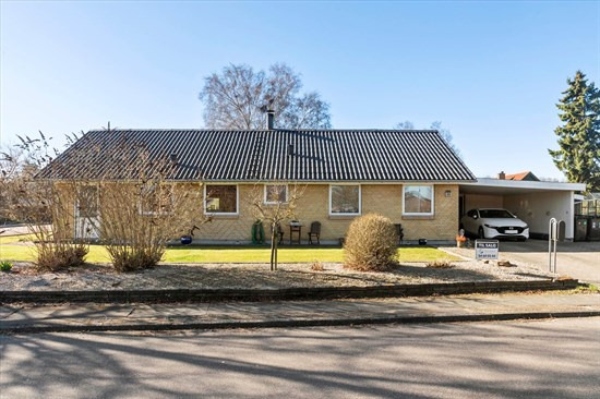 Top 6 over dyreste boliger til salg i Holeby. Priser op til 1.695.000 kr