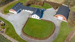 Skøn landejendom med mange gode muligheder